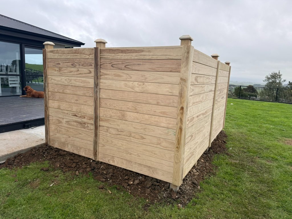 Horizontal Slat Courtyard Enclosure